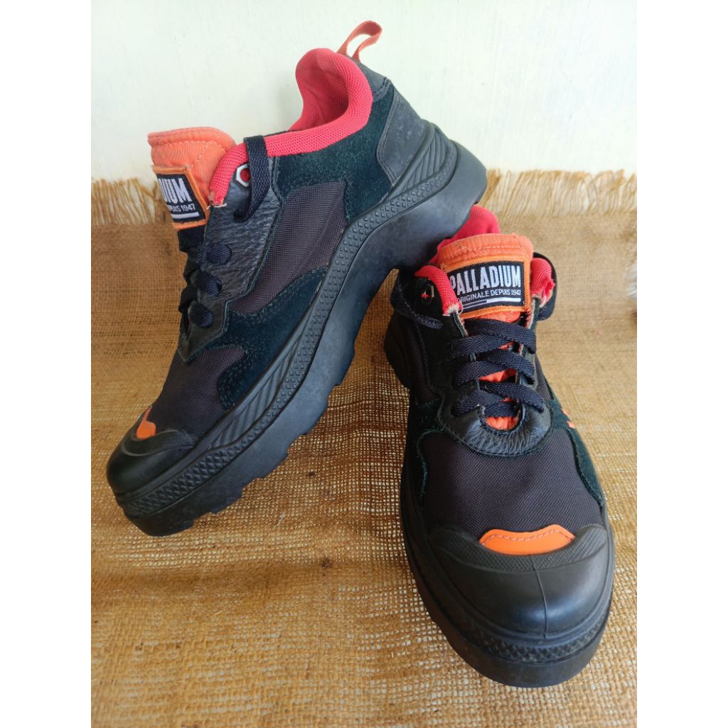 PALLADIUM "POSITIVE PROTEST" Sepatu Casual Low Pria & Wanita #38 / 24cm