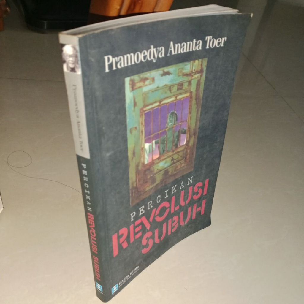 PERCIKAN REVOLUSI SUBUH - PRAMOEDYA ANANTA TOER