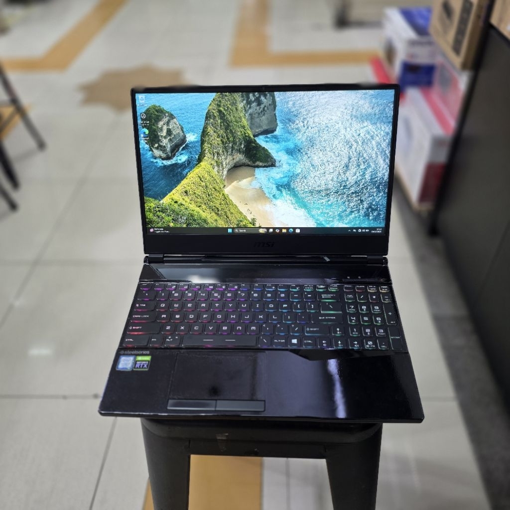 MSI GL65 9SFK CORE I7 9750H RTX 2070 8GB RAM 16GB SSD 512GB