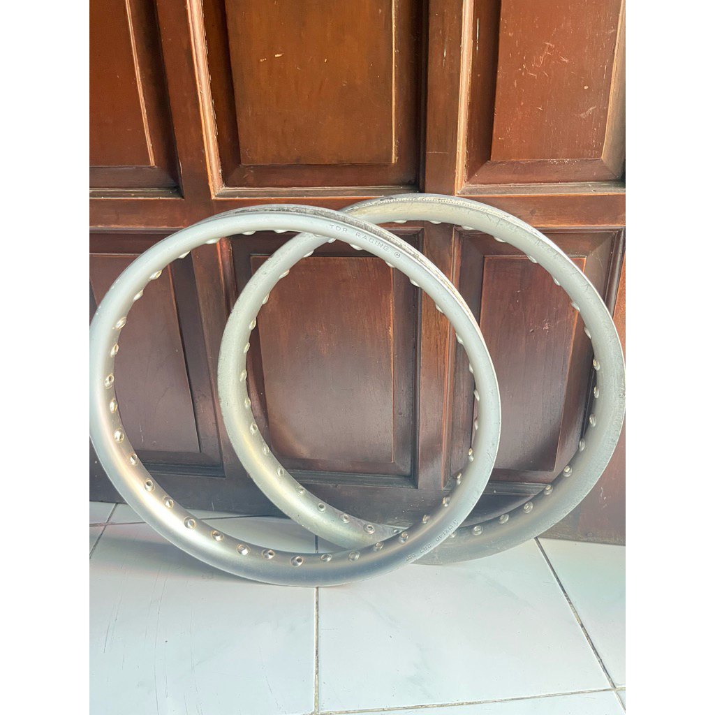 Velg comet comet ring 17 ukuran 140-160
