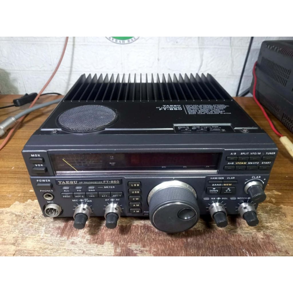 Yaesu FT-850 HF Radio Transceiver
