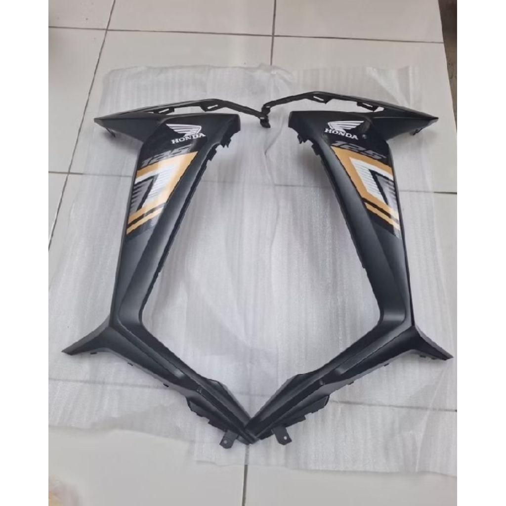 Sayap Samping Legshield Luar Supra X 125 Fi 2015 Hitam Doff plus Striping.