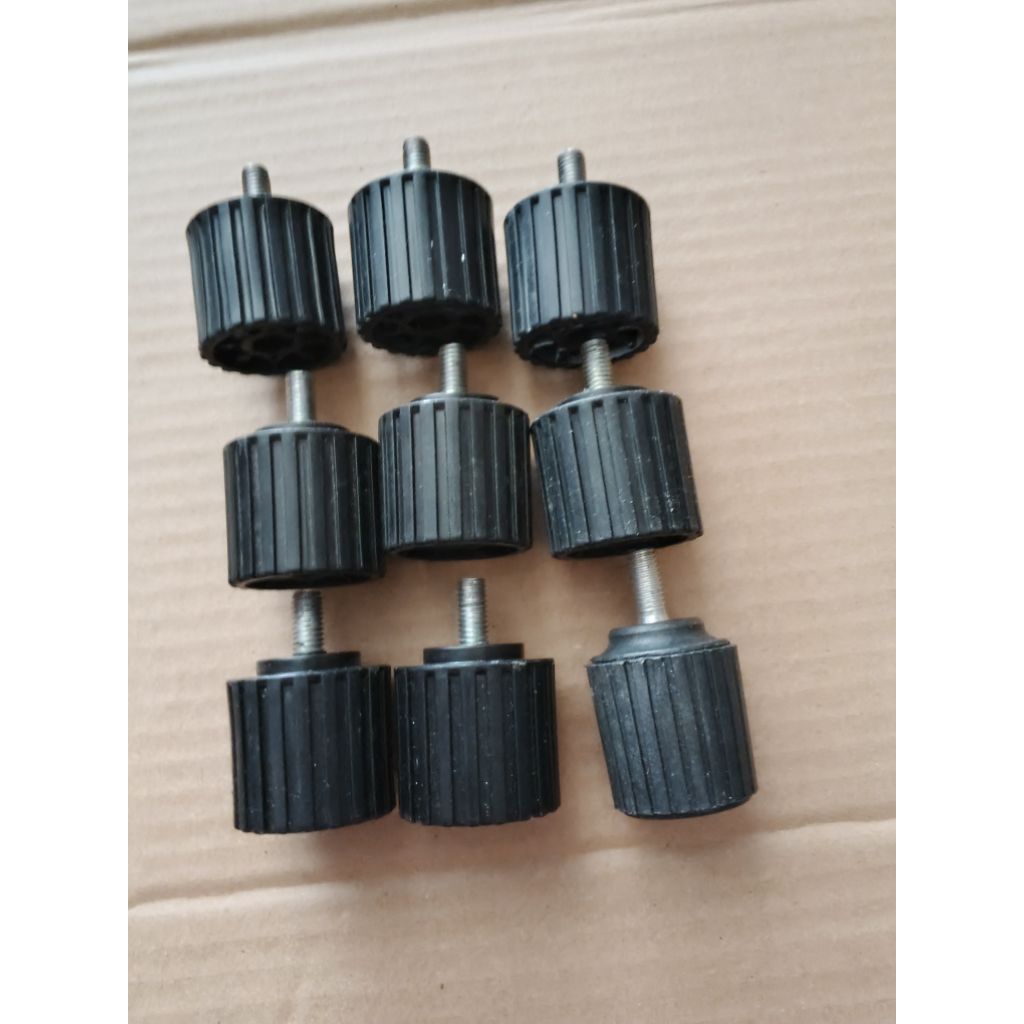 kaki kulkas Sharp drat luar  tinggi 4cm