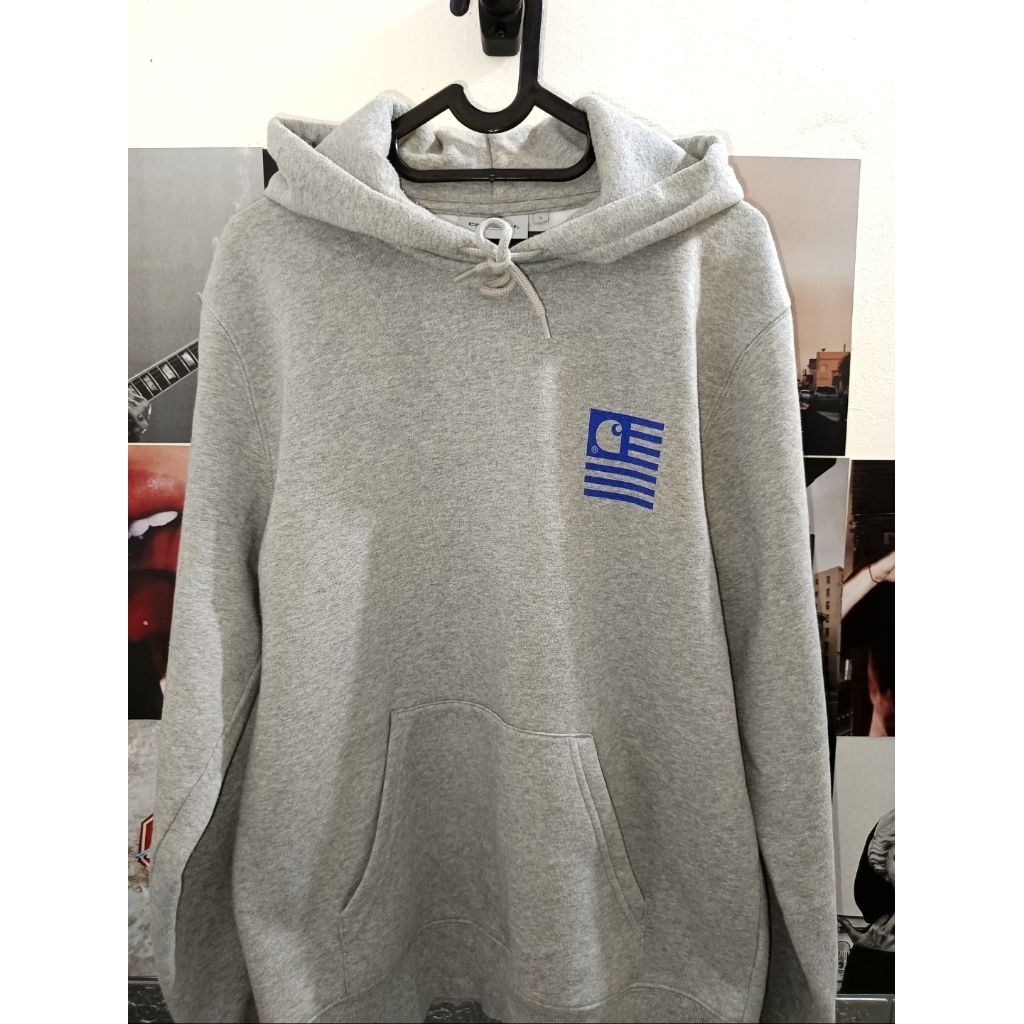 hodie carhart waving state