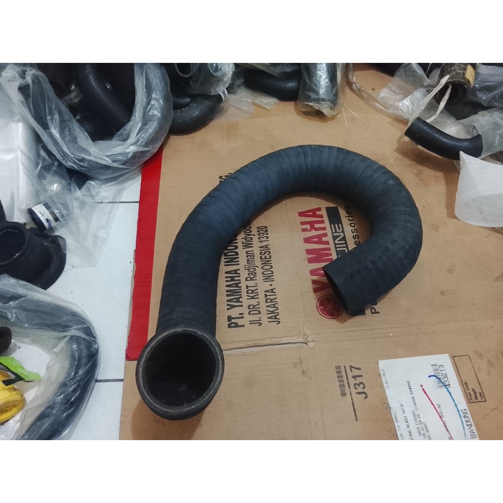 21W-01-31151 Hose Air Cleaner Komatsu PC75UU/PC78US