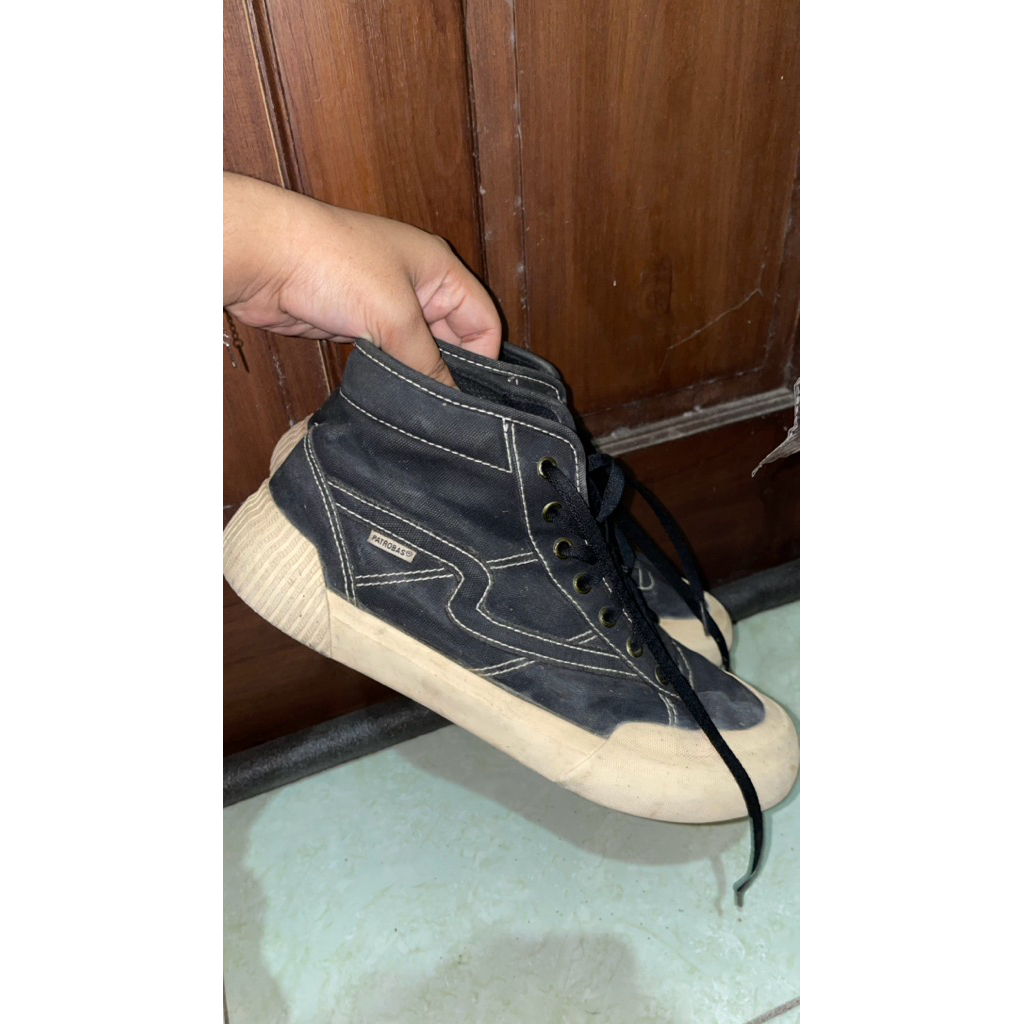 sepatu patrobas bekas uk 40 preloved