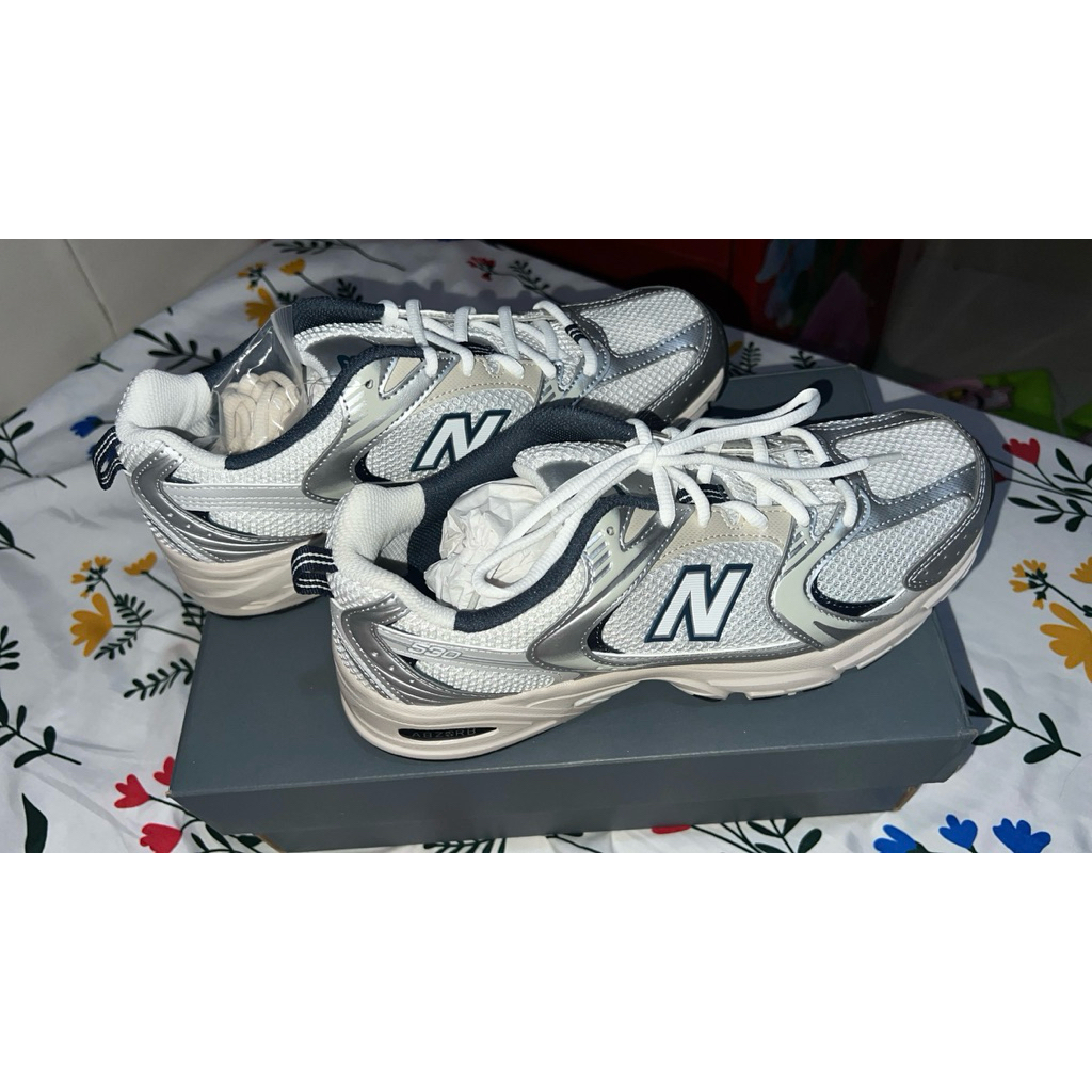 Sepatu Running Pria Wanita New Balance 530