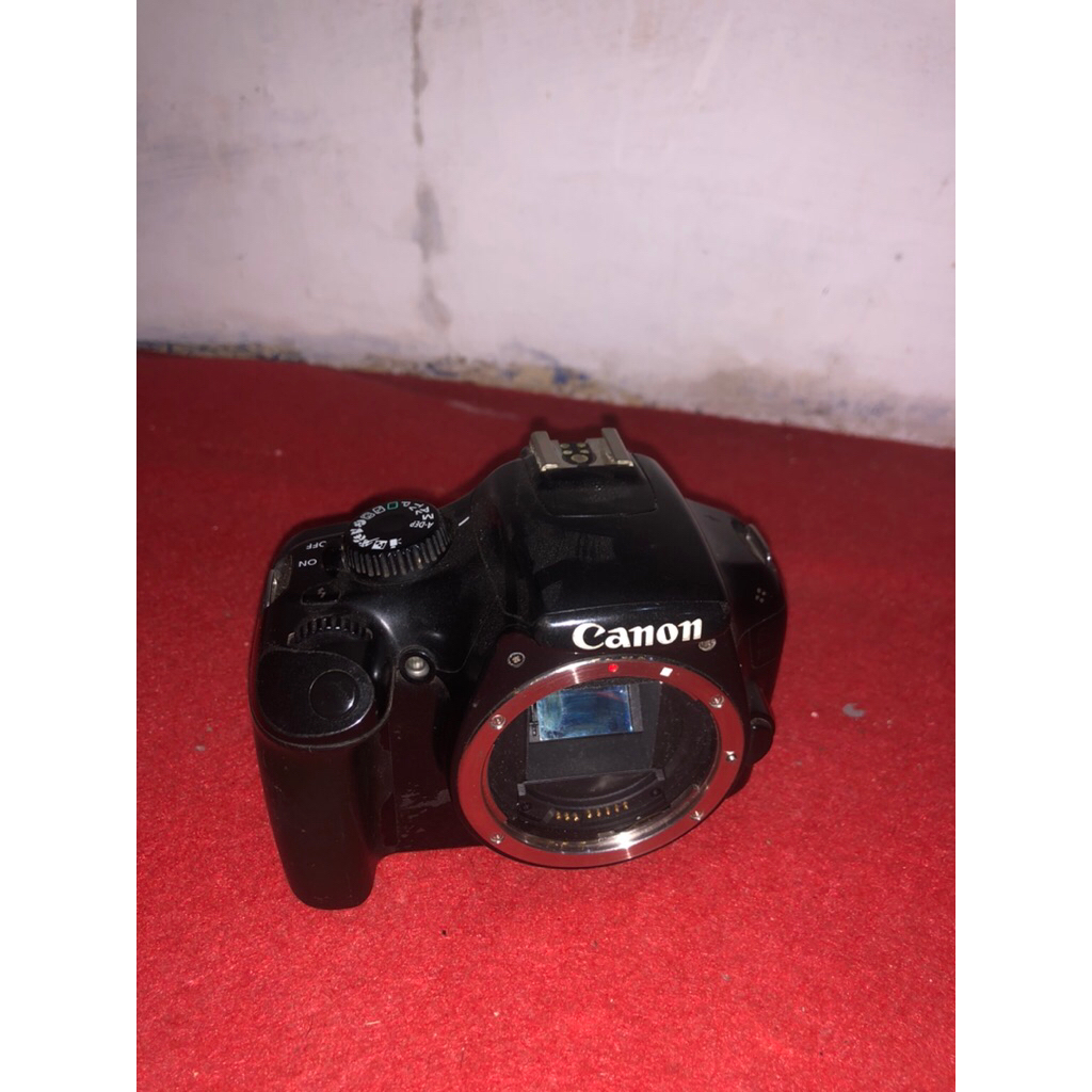 kamera canon eos 1100 d (body + baterai only)