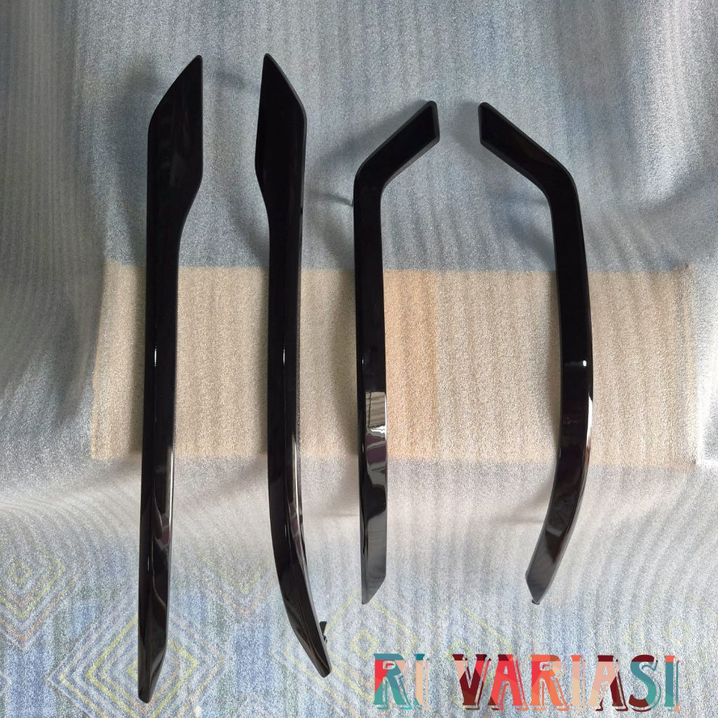 Lis List Bodykit Depan Belakang INNOVA REBORN VENTURER FACELIFT HITAM GLOSS original ( set 4 )