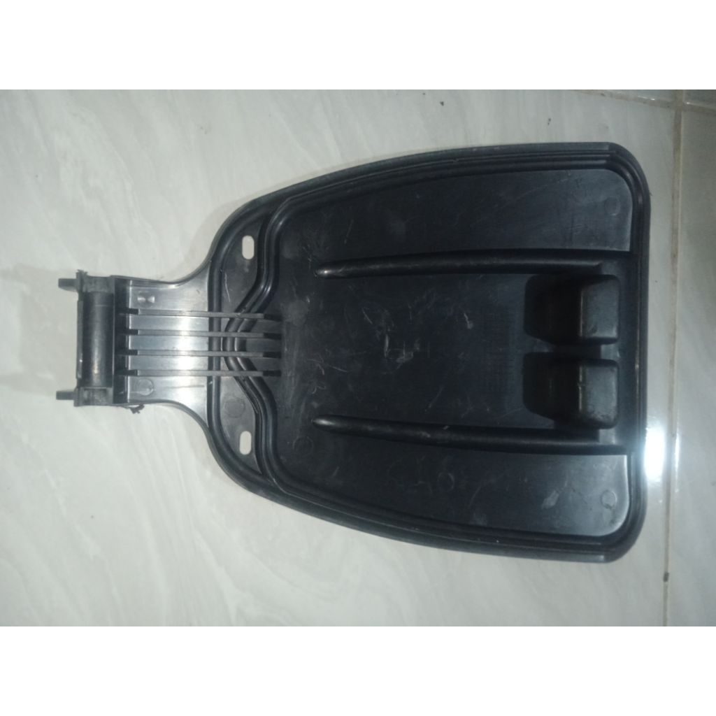 tutup bagasi Yamaha Jupiter z robot