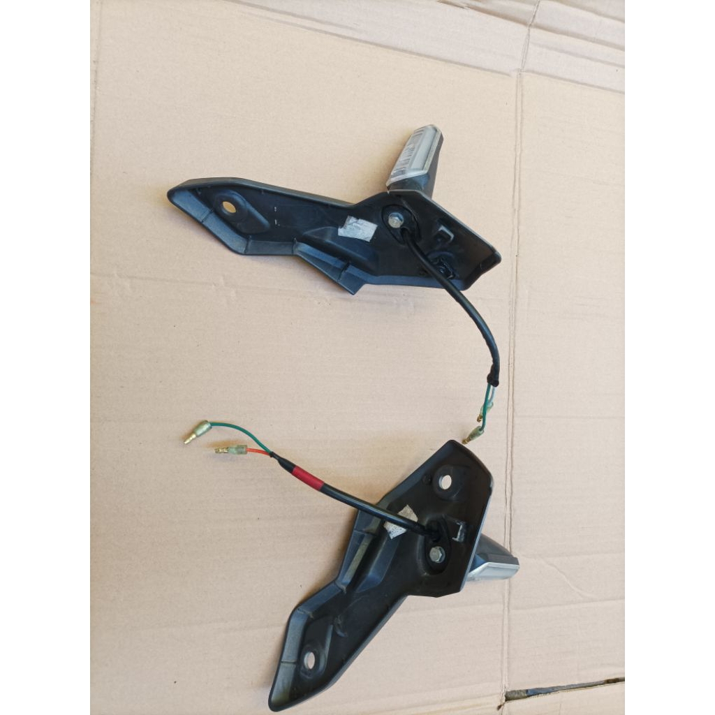 Cowl depan samping kupingan CB150 R Led new V4 set lampu sen kanan kiri Original