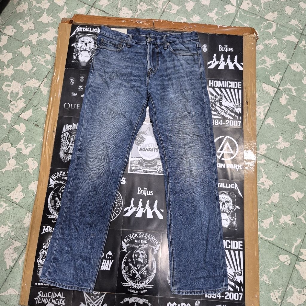 Celana Jeans Abercrombie&Fitch Pria(33)