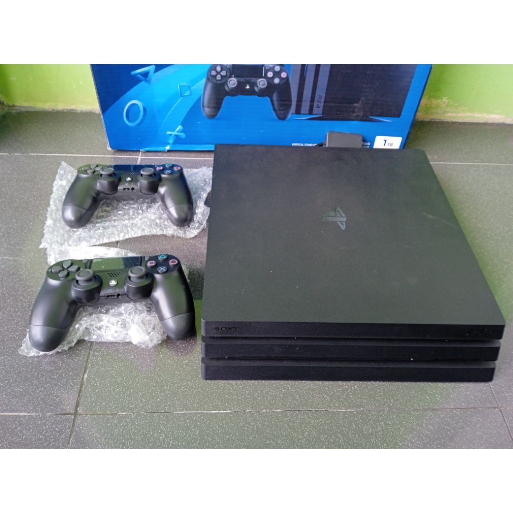 Ps4 pro 4k hen 4k seri72 gress like new