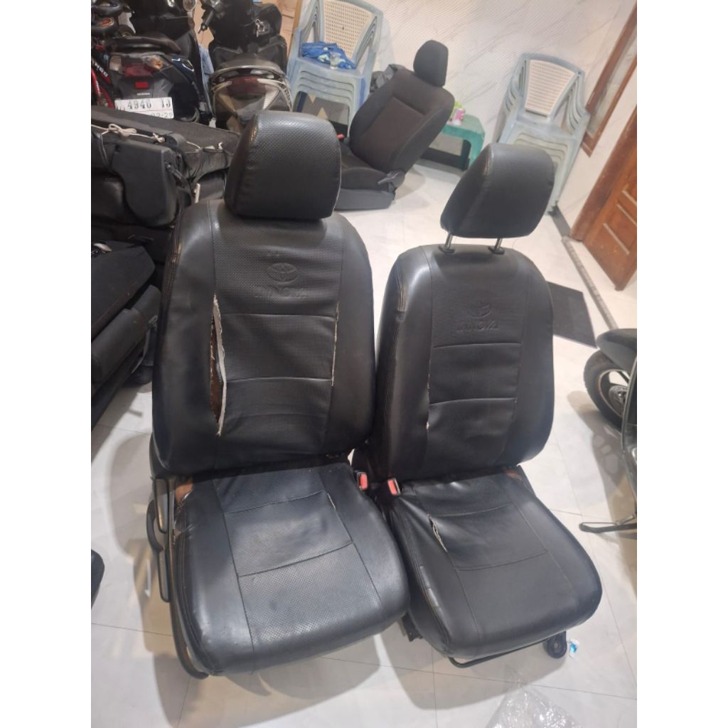 jok depan innova rebon ada kulit ori nya original copotan