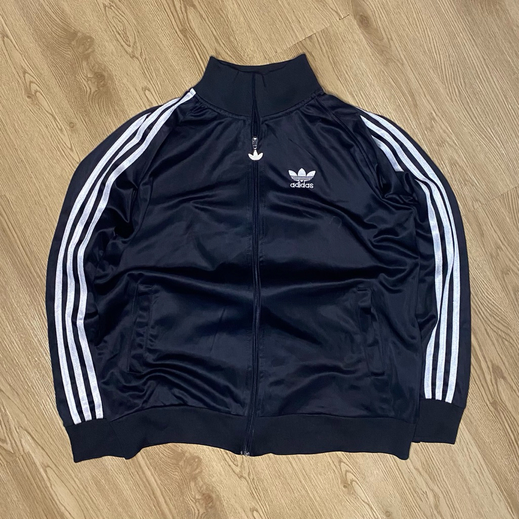 TRACKTOP ADIDAS TREFOIL HITAM LIST PUTIH