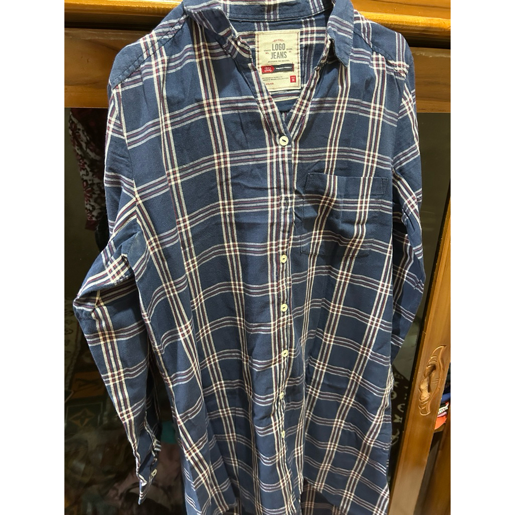 Kemeja Wanita Logo Jeans