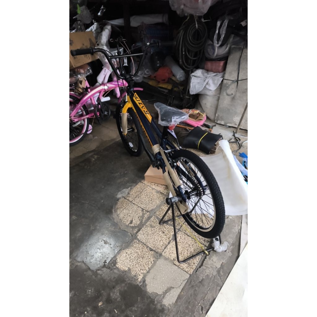 Sepeda Bmx 20 Polygon Razor Pro XL Biru Merah Kuning
