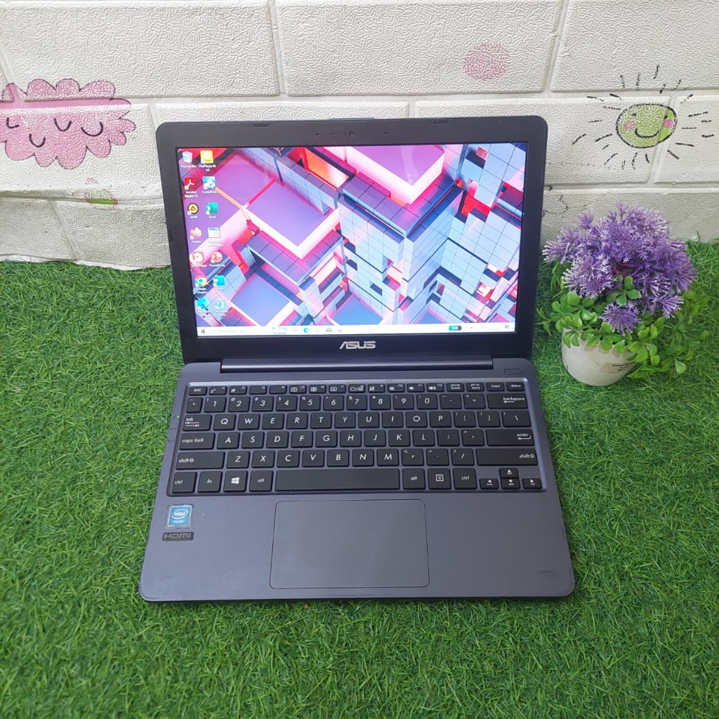 Netbook Asus E203MAH Intel Celeron N4000 Ram 2GB SSD 128GB Windows 10