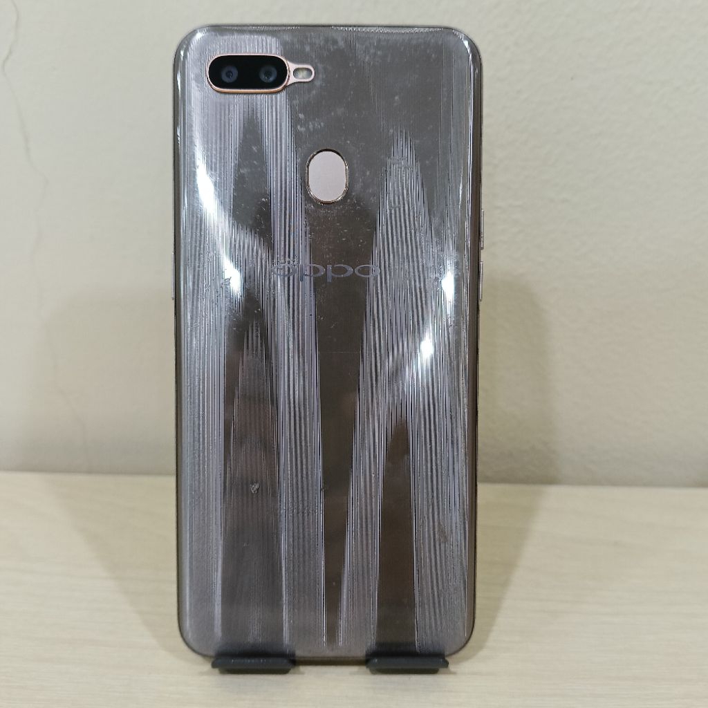 Handphone Oppo A7 Ram 4 64GB (Batangan Tanpa Charger)