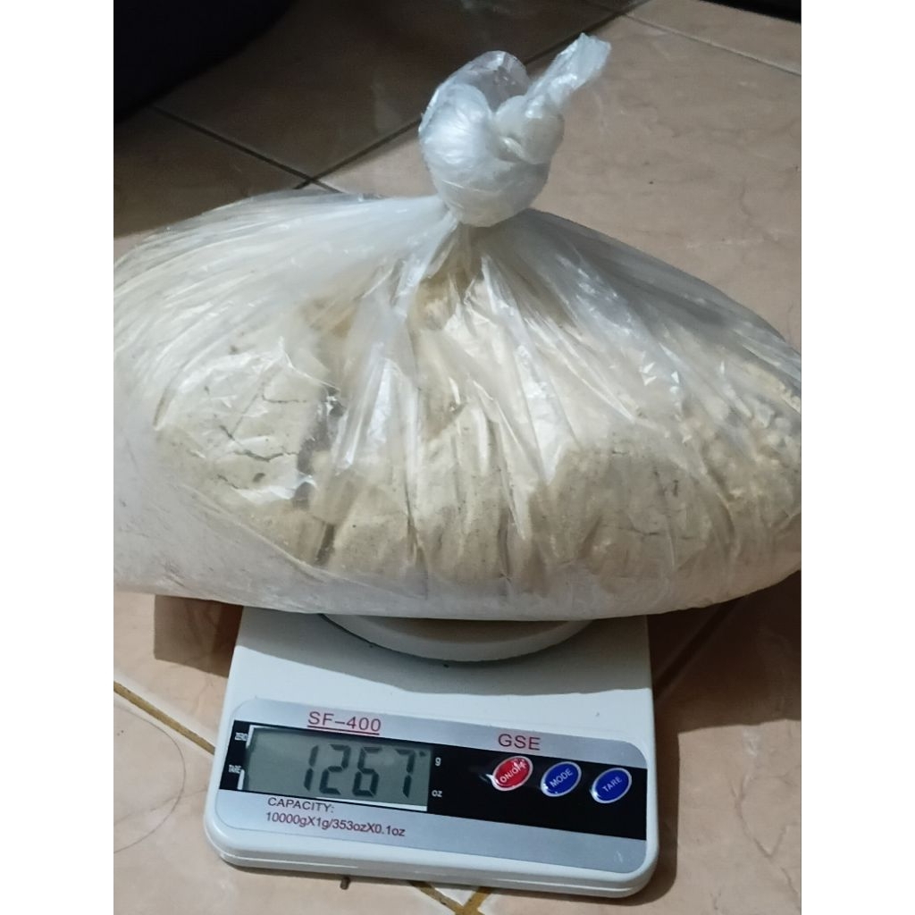 TepungJagung pakan ternak 1,2KG