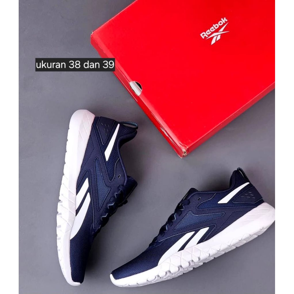 sepatu sport olahraga cewek reebok navy ukuran 38 dan 39