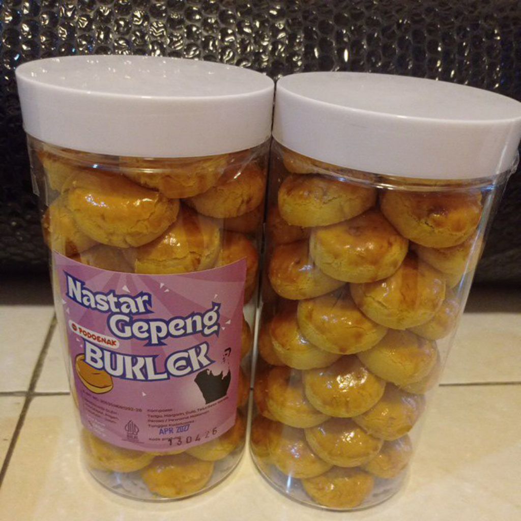Nastar gepeng BukLek 580g/toples