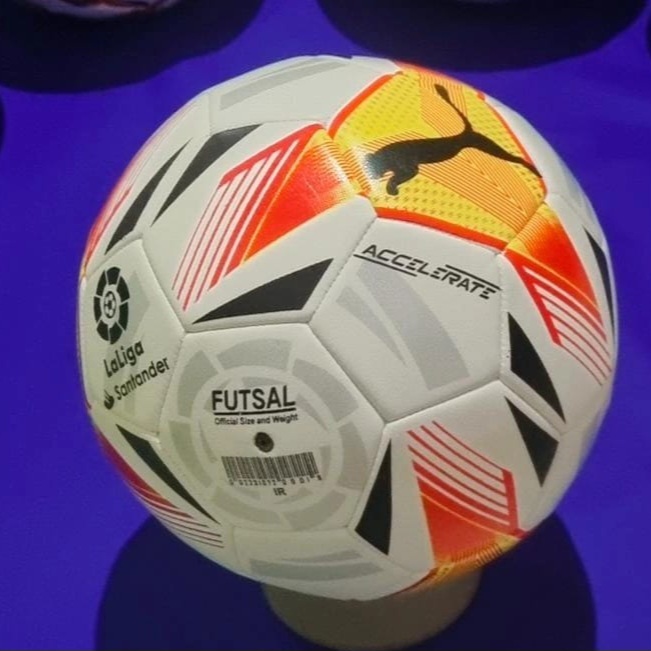 BOLA sepak FUTSAL SIZE 4 PUMA LALIGA BAHAN PU SEMI KULIT JAHIT MESIN KUALITAS PREMIUM