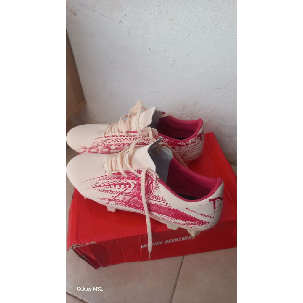 Sepatu Bola Specs 100% Original Sepatu Bola Second Sepatu Bola Baru