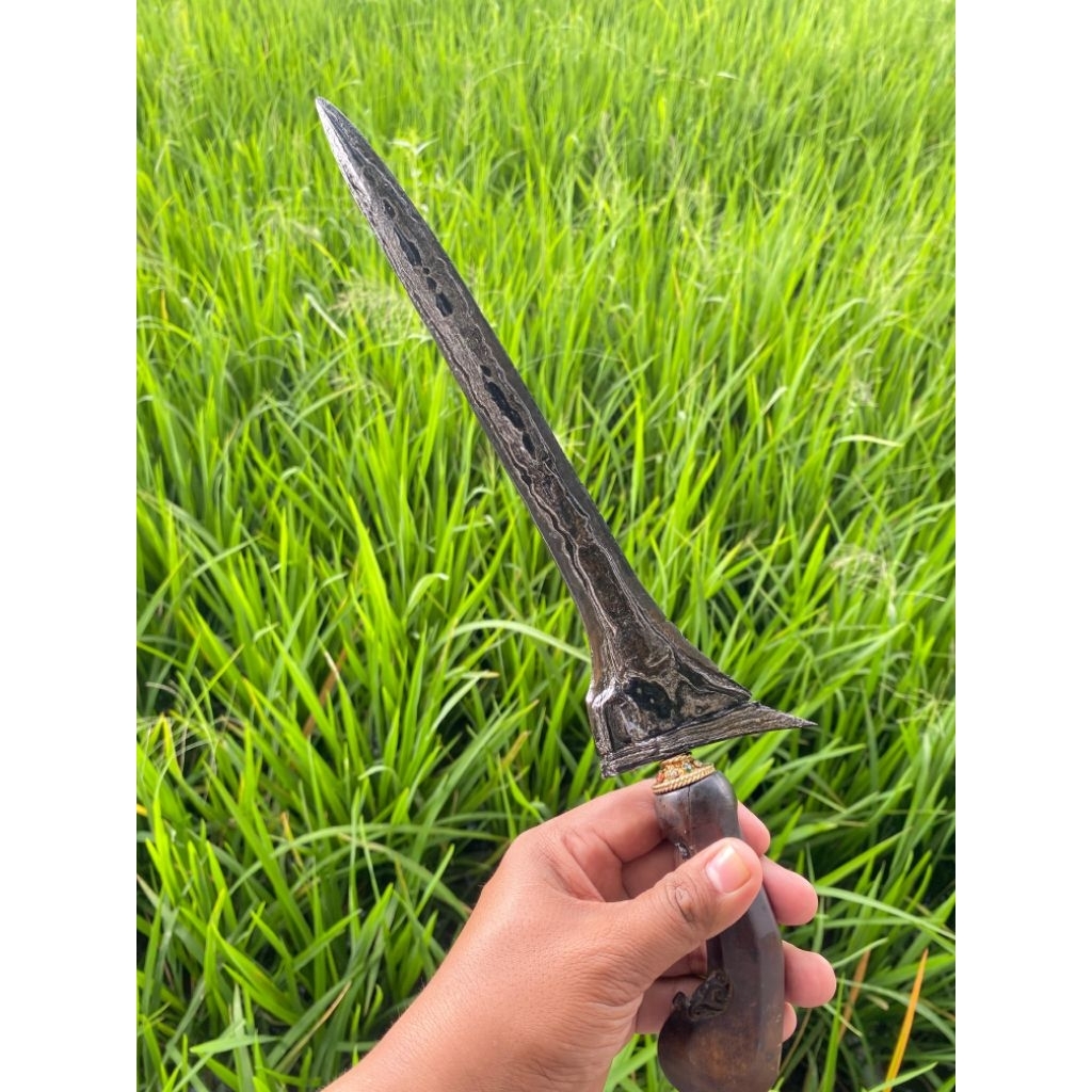 pusaka keris jalak tilam sari