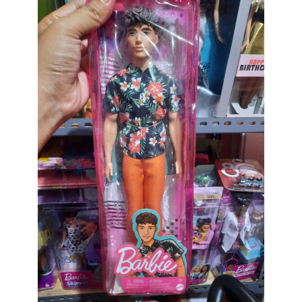 boneka Barbie ken tampan