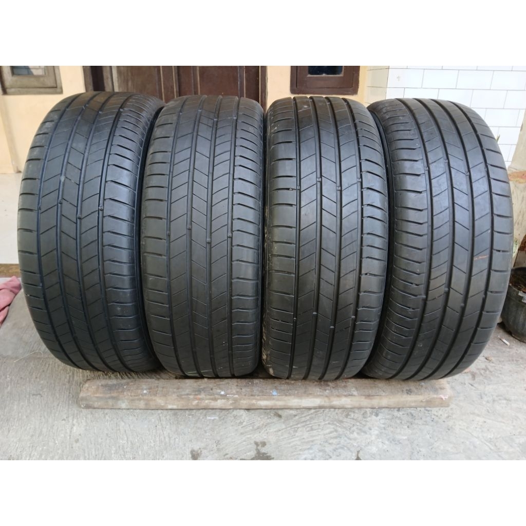 Ban Kumho 90% 215/55 R18