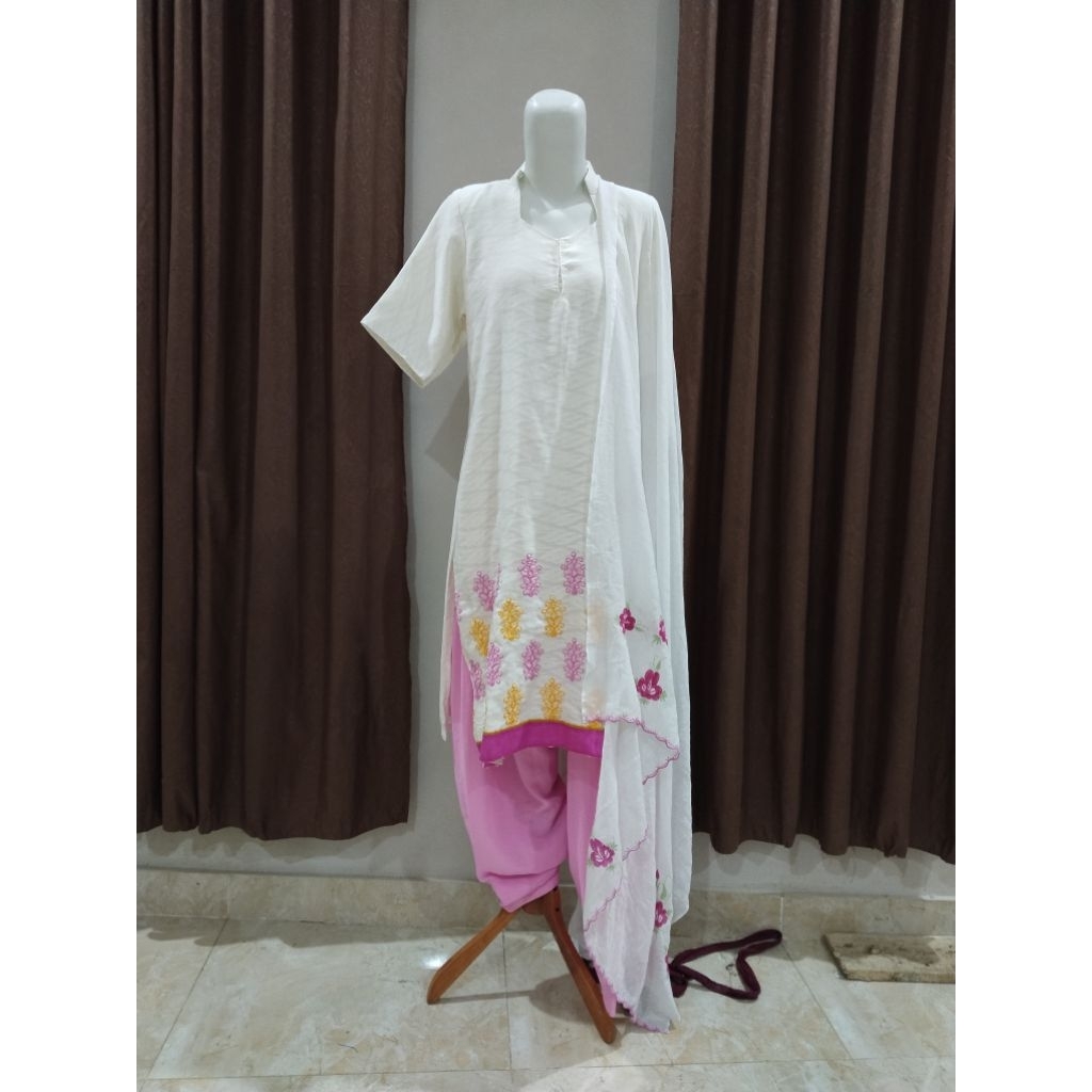 Set Kurti ( celana + slendang) PL