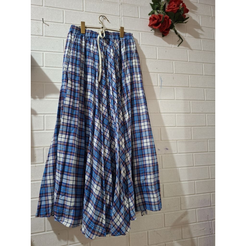 Rok plisket kotak tartan By Niko and