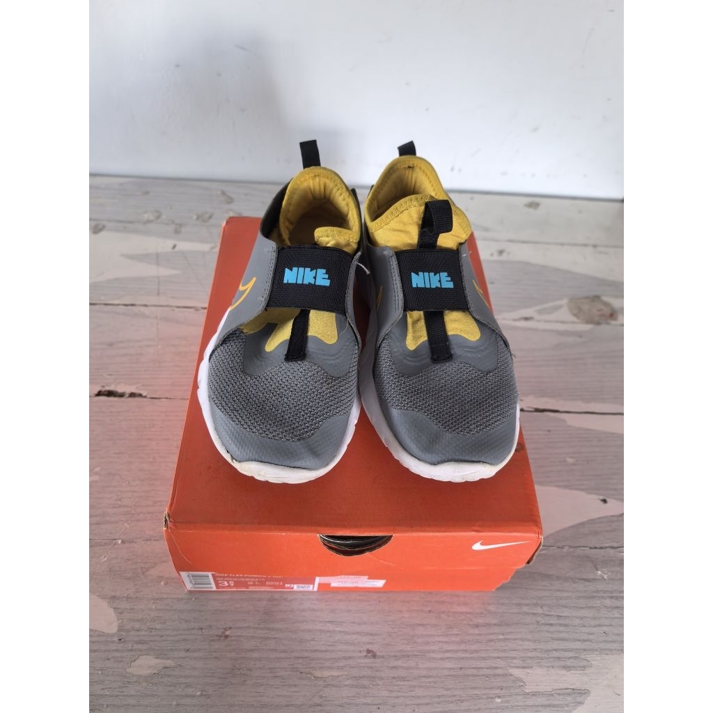 ​Sepatu Olahraga Anak Nike Flex Runner 2 GS Grey Yellow Black Preloved Authentic - DJ6038 006 Size 3