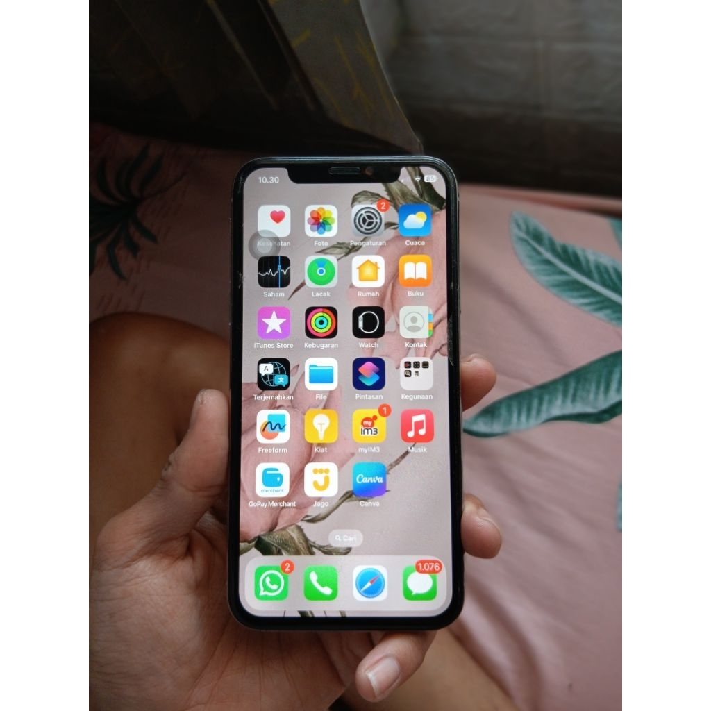 Iphone xs putih 64gb all operator