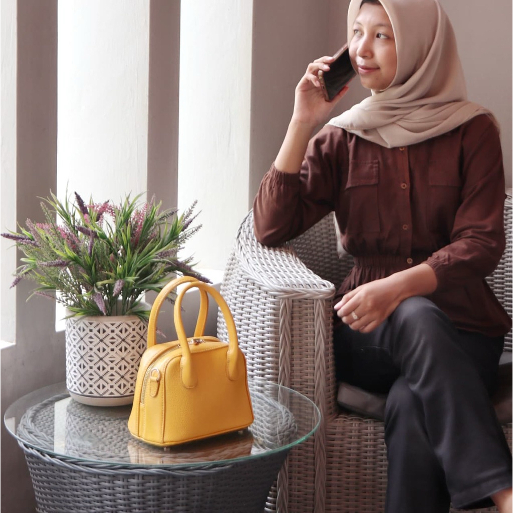 Tas Selempang Wanita Kulit Sapi Asli Berkualitas Premium Valiant Leather LULA Bag (1829)