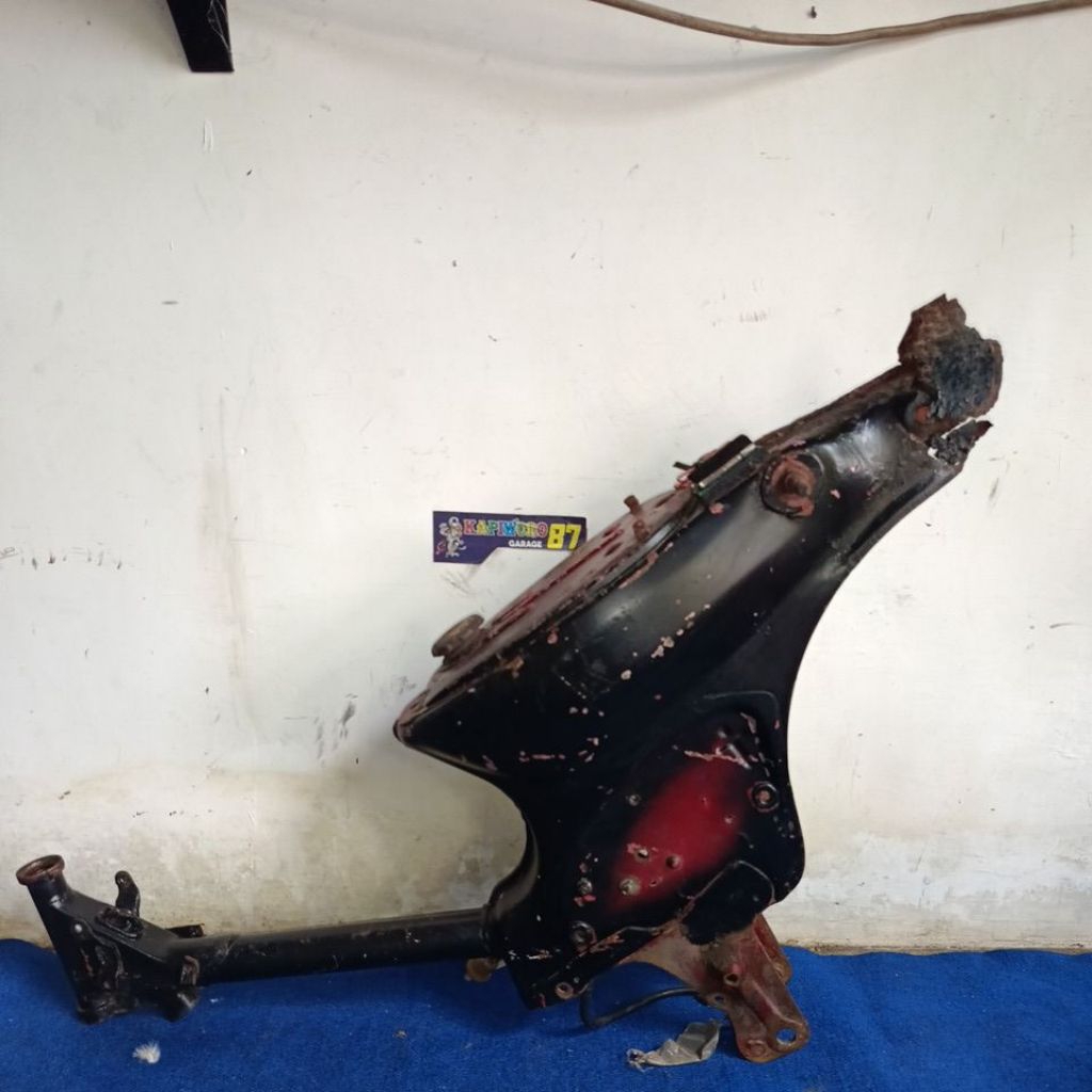 rangka Honda c700 c800 supercup anggap saja bahan B