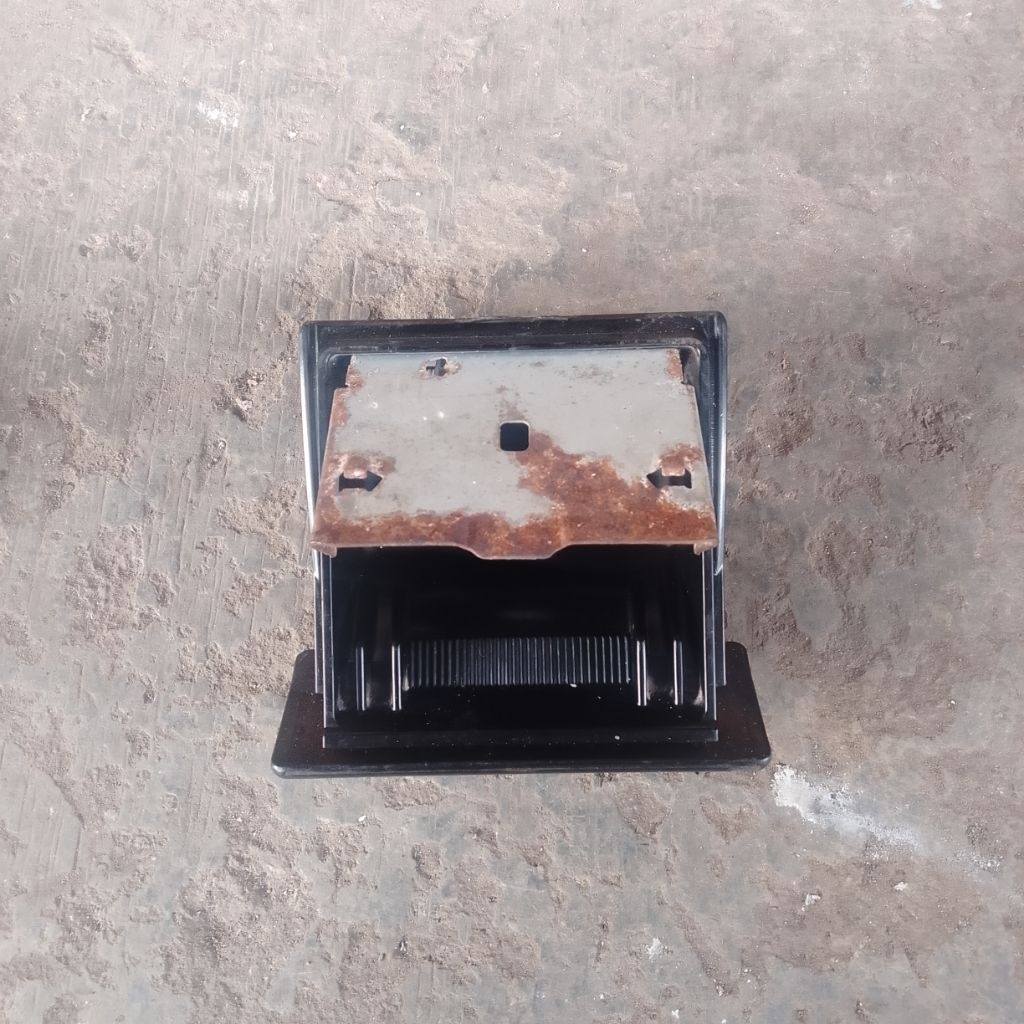 Laci koin / asbak mobil kijang kapsul original bekas copotan second