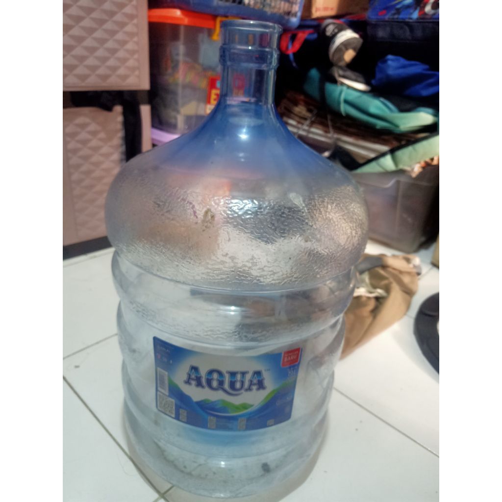 Galon aqua kosong