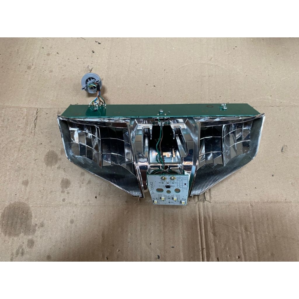 Reflektor chrome set pcb led lampu depan honda vario 110 fi vario agnes original