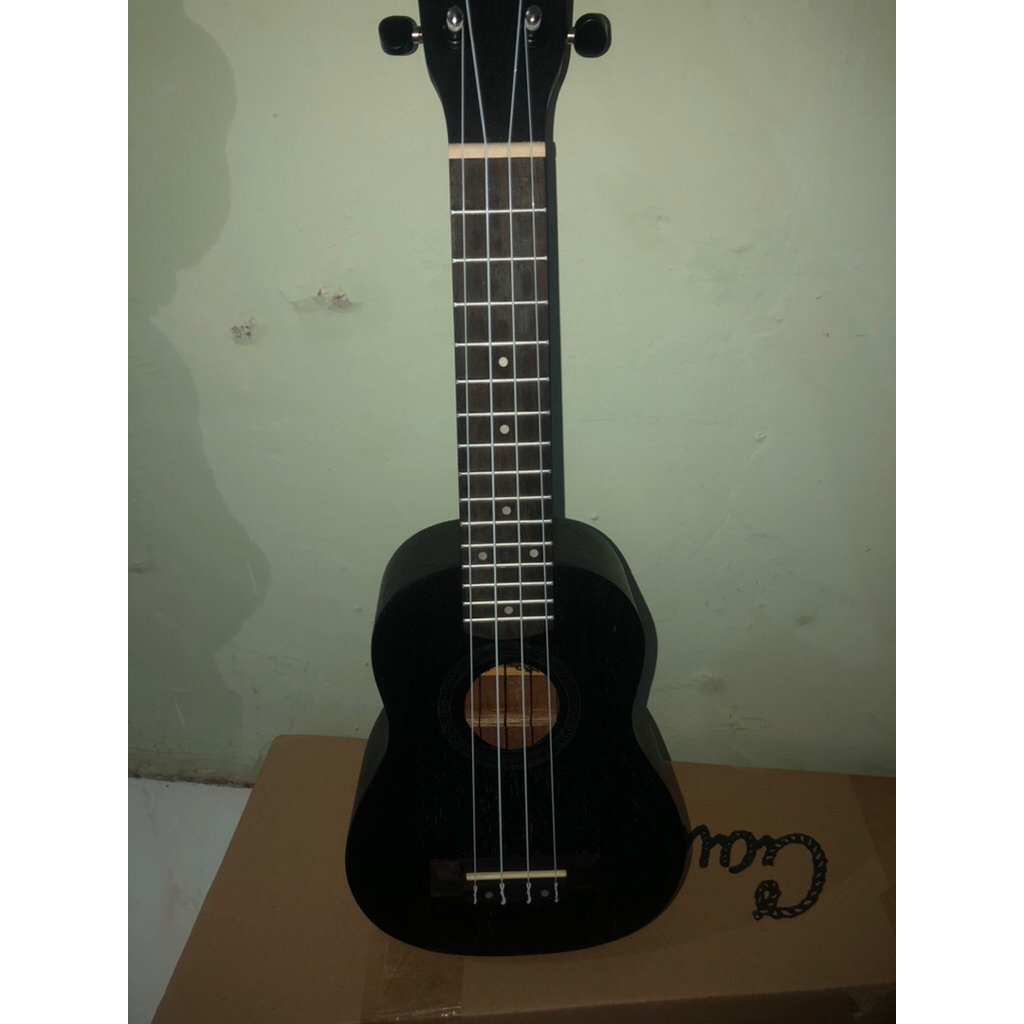 PRELOVED UKULELE COWBOYs