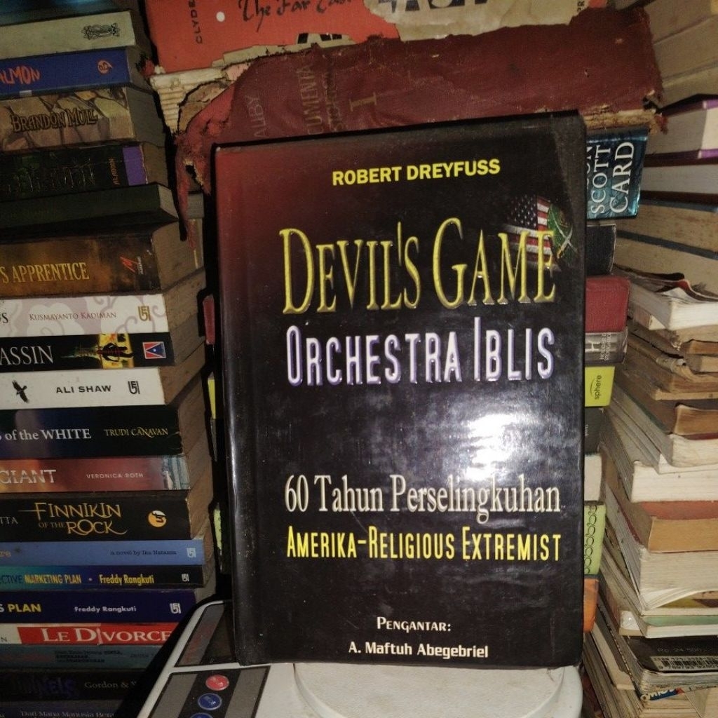 Buku Devil's Game Orchestra Iblis - 60 tahun perselingkuhan Amerika -Religius Extremist