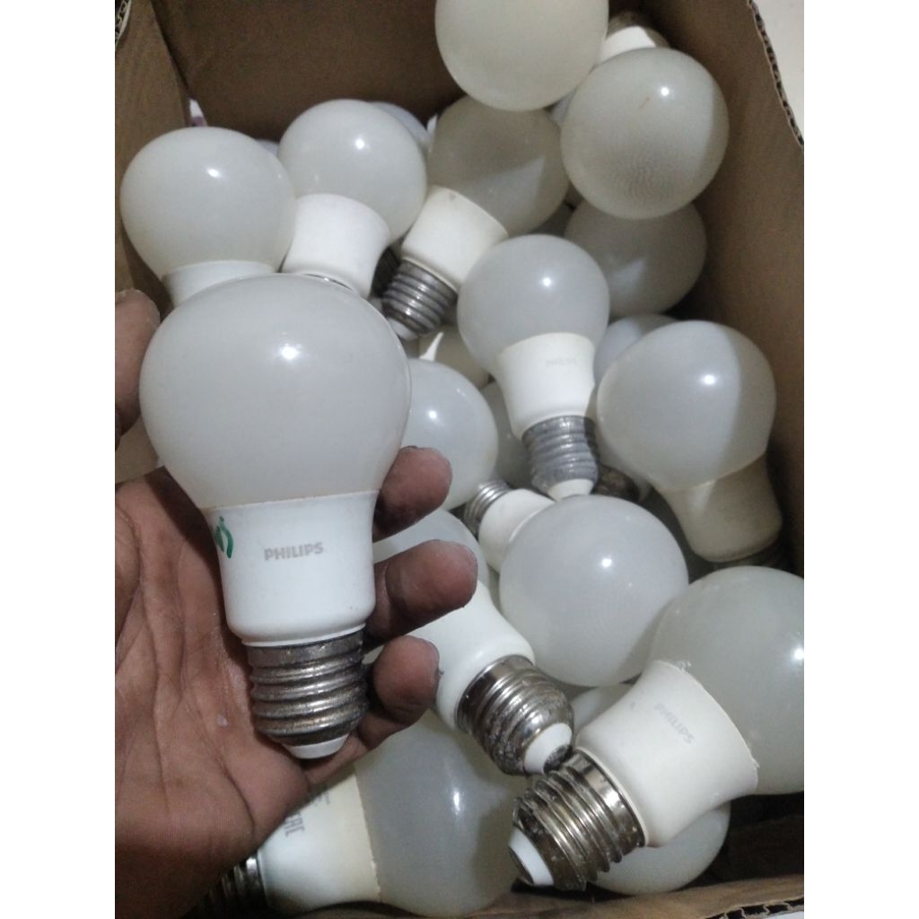LED of mati Philips leher kecil