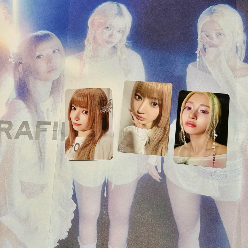 [Read Description] LE SSERAFIM PHOTOCARD HOT SAKURA YUNJIN BLEACHED AURA WITHMUU POB