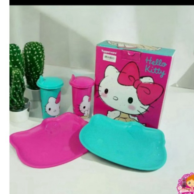 hello kitty set tupperware