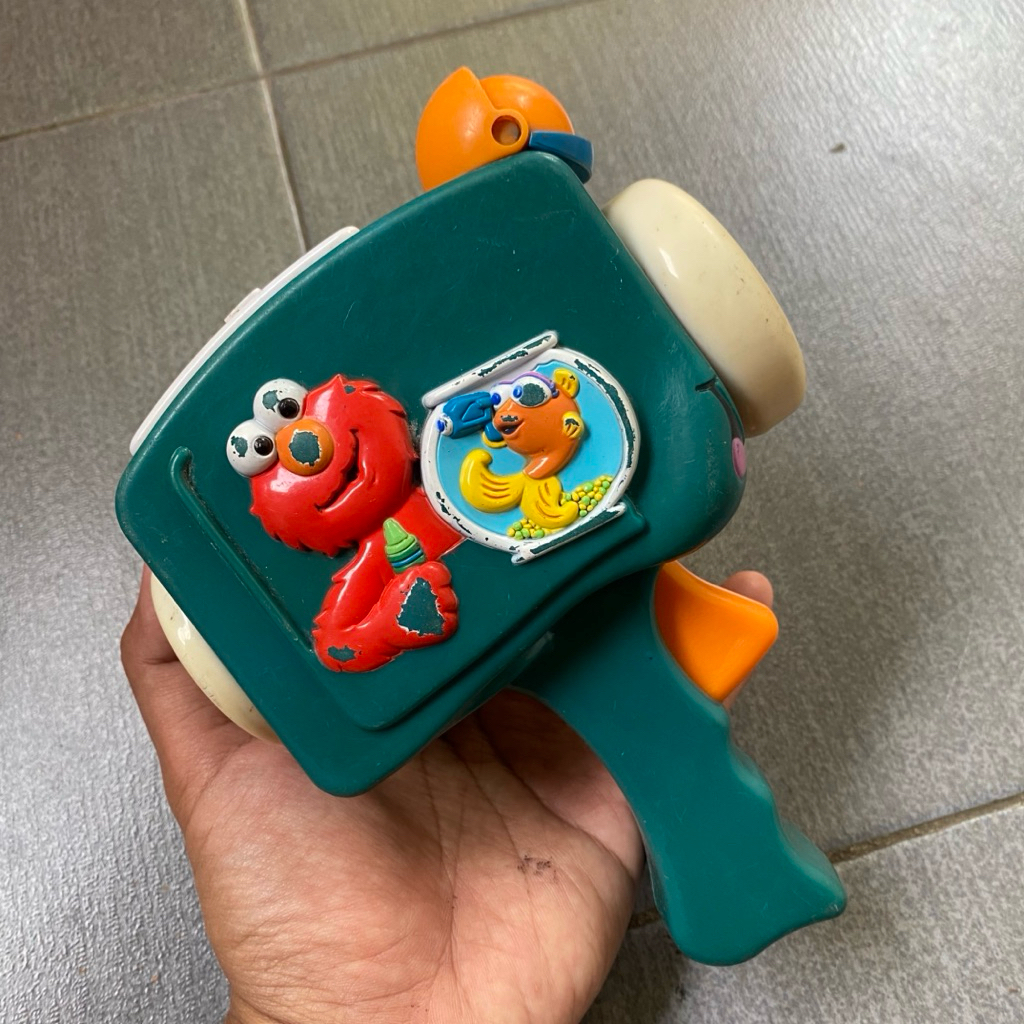 mainan kamera film elmo’s world vintage original mattel 2003 sesame street