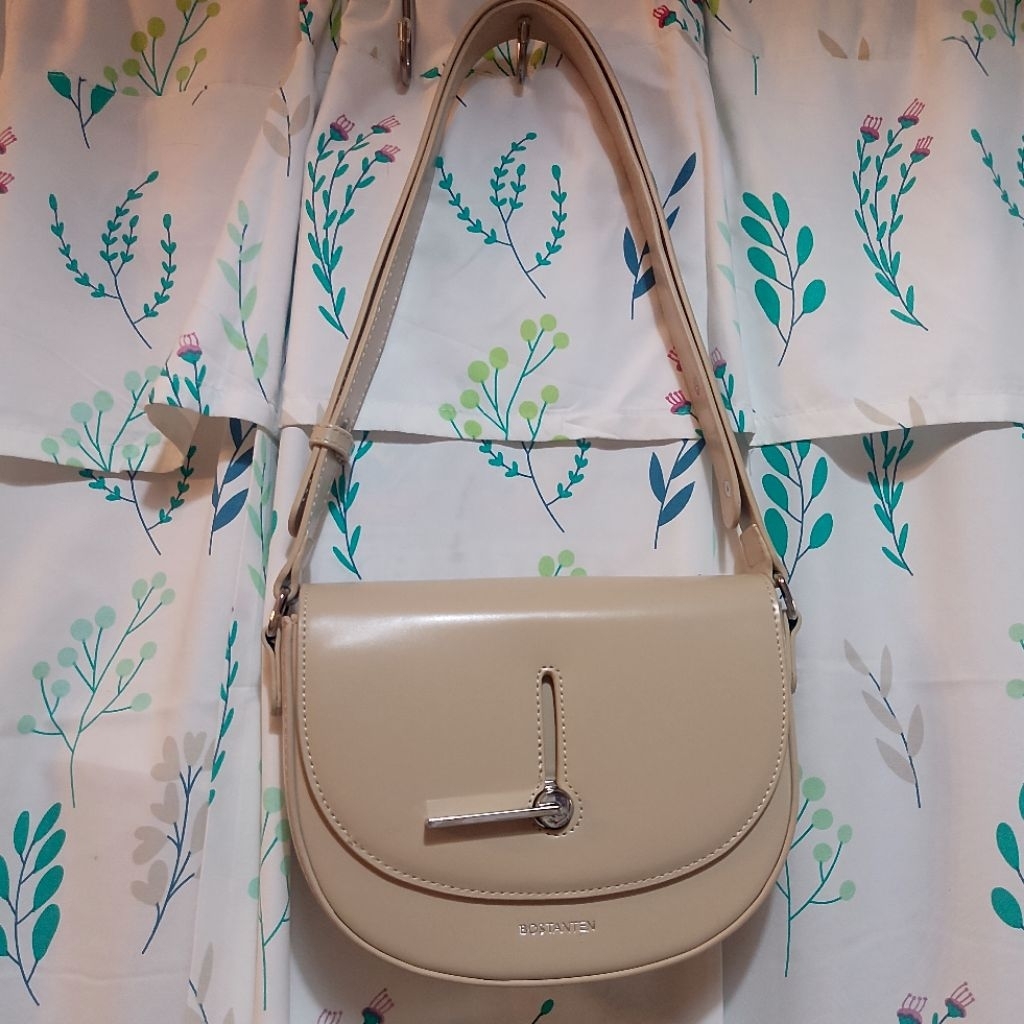 Preloved tas selempang Bostanten khaki wanita