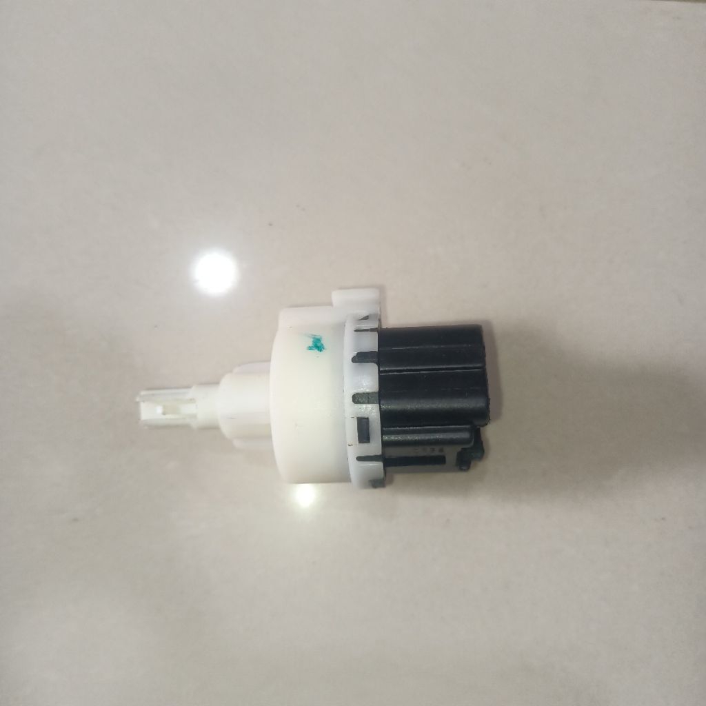 SWITCH SAKLAR PUTARAN AC SUZUKI ERTIGA DAN APV ORIGINAL