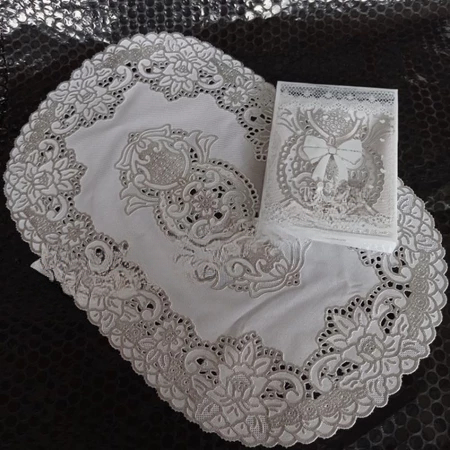 50 Pcs Souvenir Pernikahan Taplak Meja Warna Silver Kemasan Box Kotak Mika