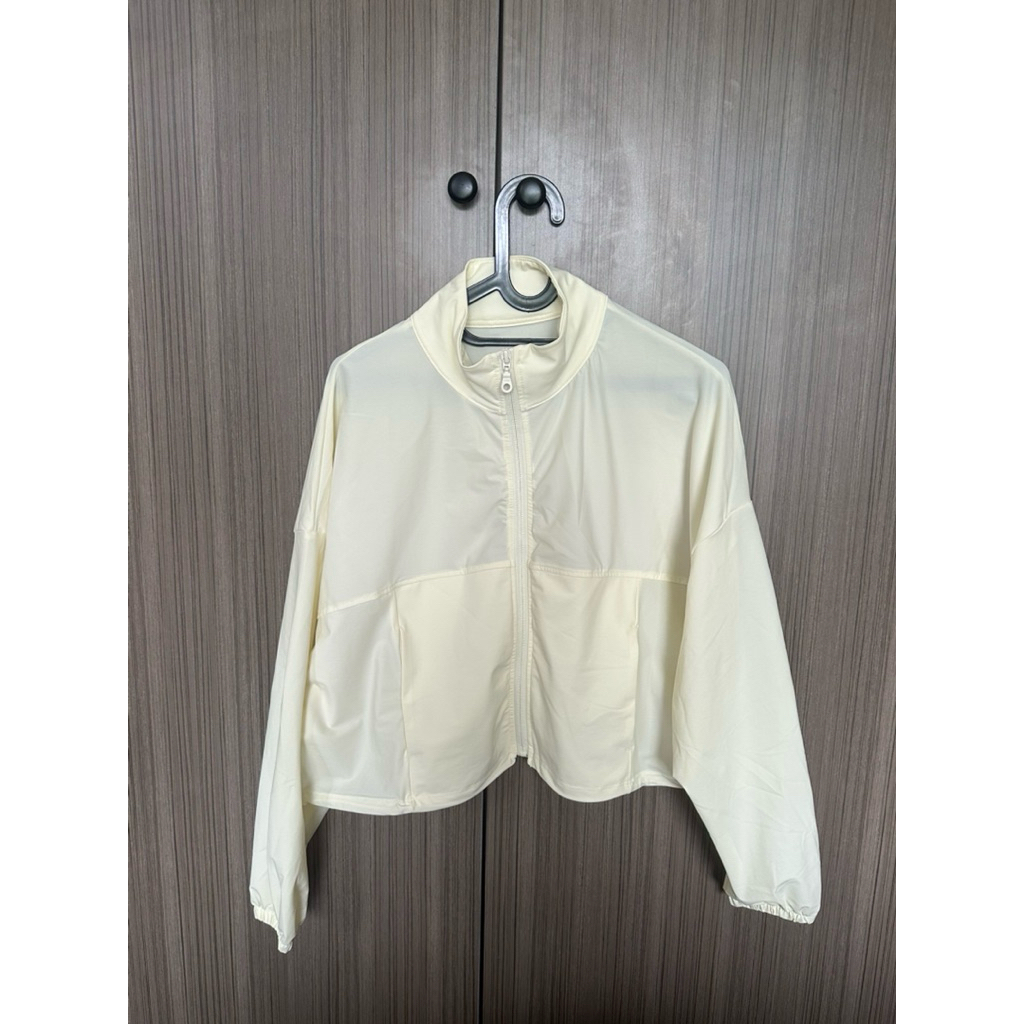 Jaket Olahraga Reytorm (Preloved)